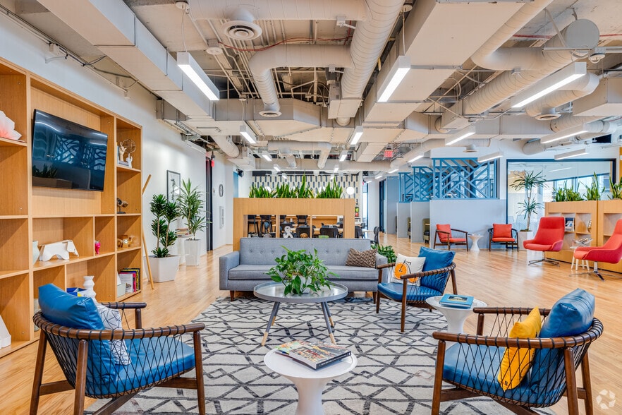 More Photos Of 2 N Central Ave, Phoenix Coworking Space