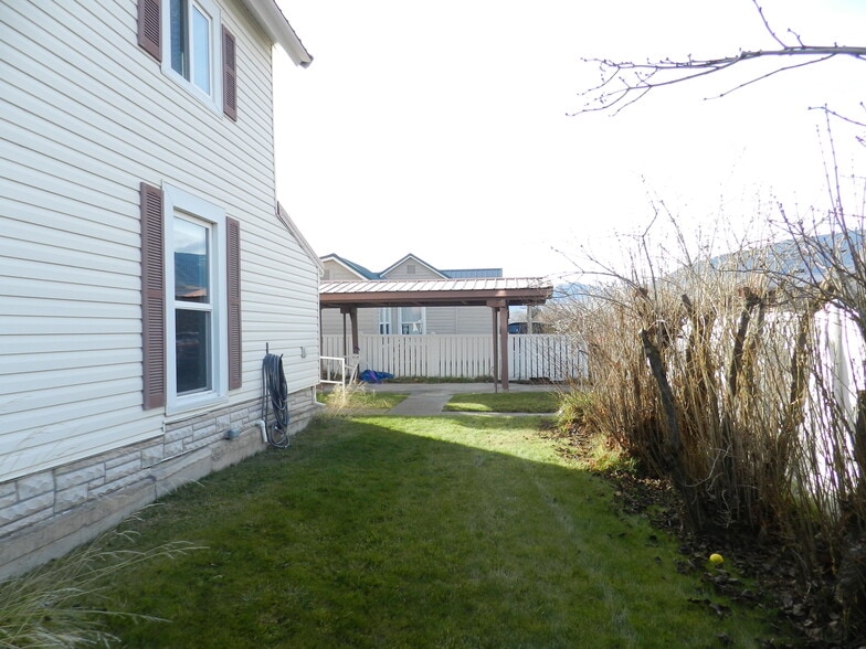 More Photos Of 901 Main St, Salmon Office For Sale