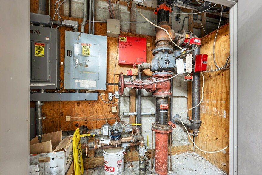 More Photos Of 48 Powers St, Milford Warehouse For Sale