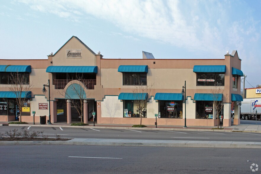 More Photos Of 631 Harden St, Columbia Storefront For Lease