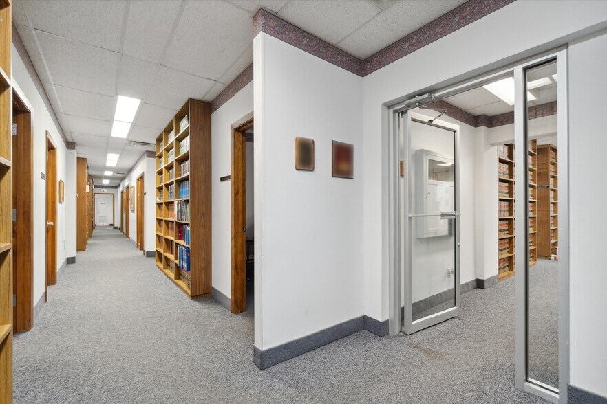 More Photos Of 145 S Jackson St, Jackson Loft Creative Space For Sale