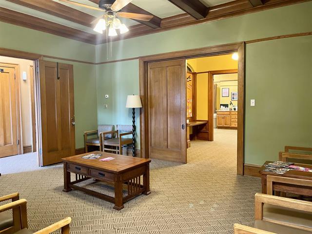 More Photos Of 6400 E Pea Ridge Rd, Huntington Medical For Lease