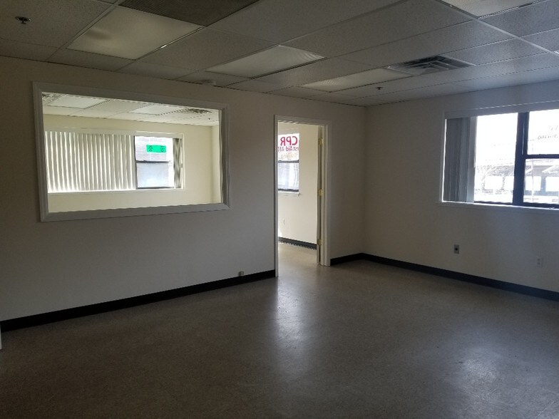 More Photos Of 29 Fairview St, Palisades Park Office For Lease