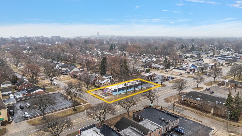 More Photos Of 25600 Harper Ave, Saint Clair Shores Freestanding For Sale