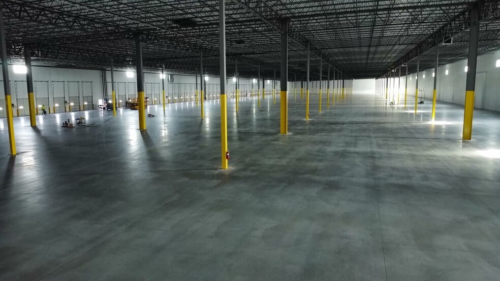 More Photos Of 1637 Green Mount Pky, Williamsburg Refrigeration Cold Storage For Lease