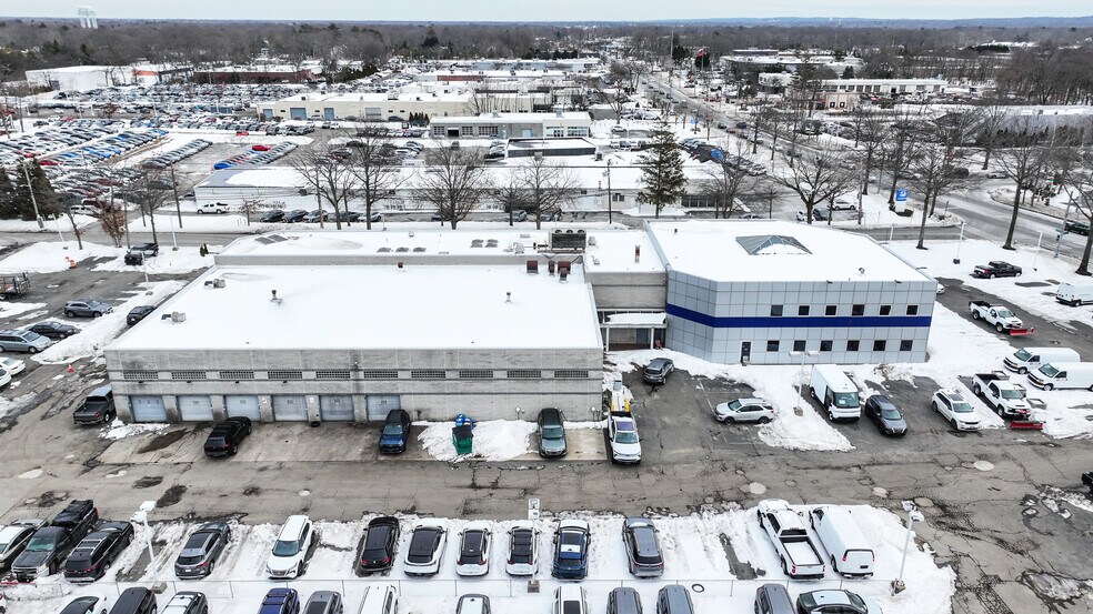 More Photos Of 535 Middle Country Rd, Saint James Auto Dealership For Sale
