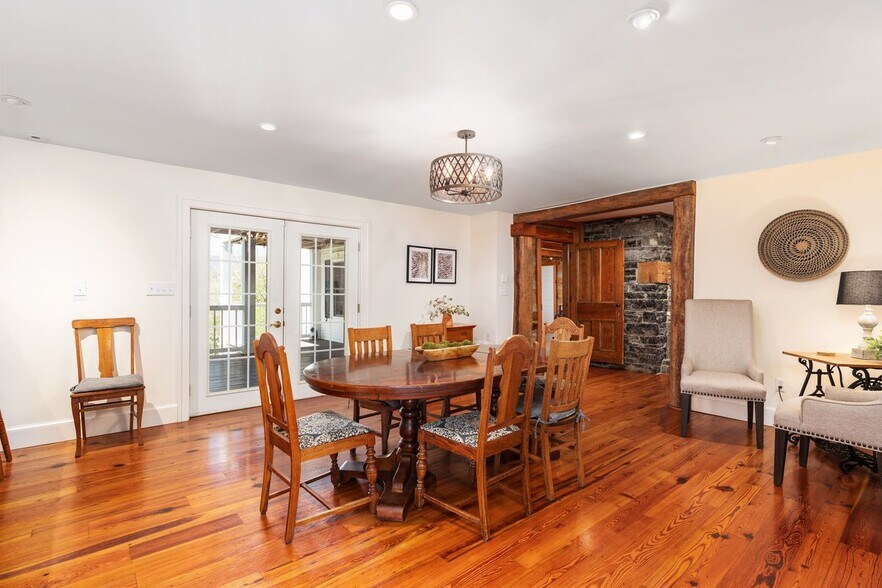 More Photos Of 315 Ganders Dr, Luray Hospitality For Sale