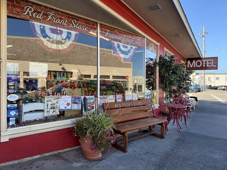 More Photos Of 577 Main St, Ferndale General Retail For Sale