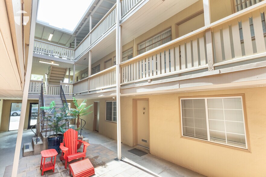More Photos Of 916-926 22nd St, Sacramento Apartments For Sale