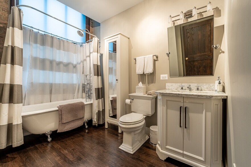 More Photos Of 120 S State St, Chicago Medical For Sale