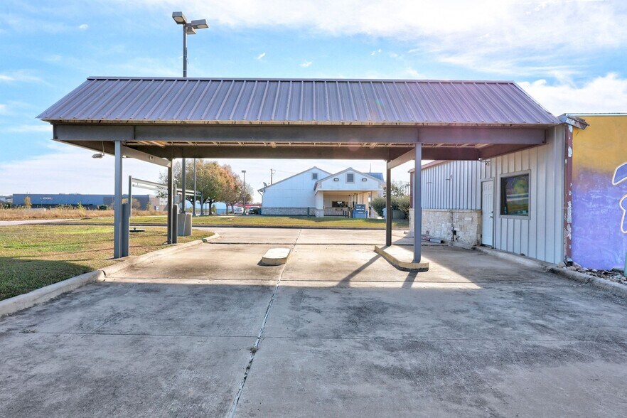 More Photos Of 14262 W State Highway 29, Liberty Hill General Retail For Sale