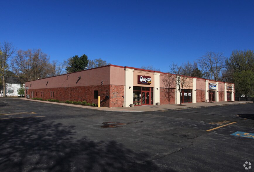 Primary Photo Of 401 N Main St, North Syracuse Office For Lease