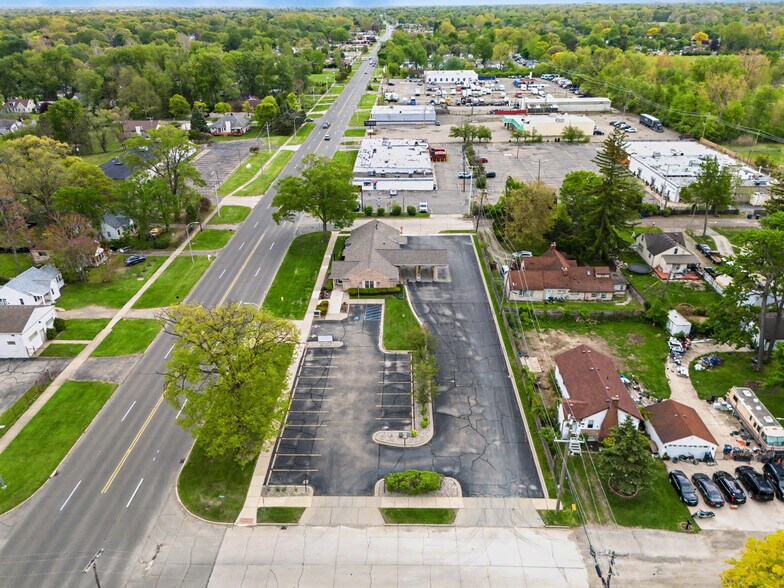 Primary Photo Of 29049 Joy Rd, Westland Bank For Lease