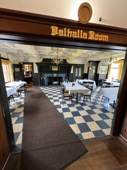 More Photos Of 50 Jacobs Rd, Moultonborough Hotel For Sale