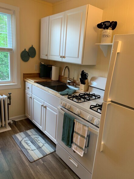 More Photos Of 446 County St, New Bedford Office For Sale