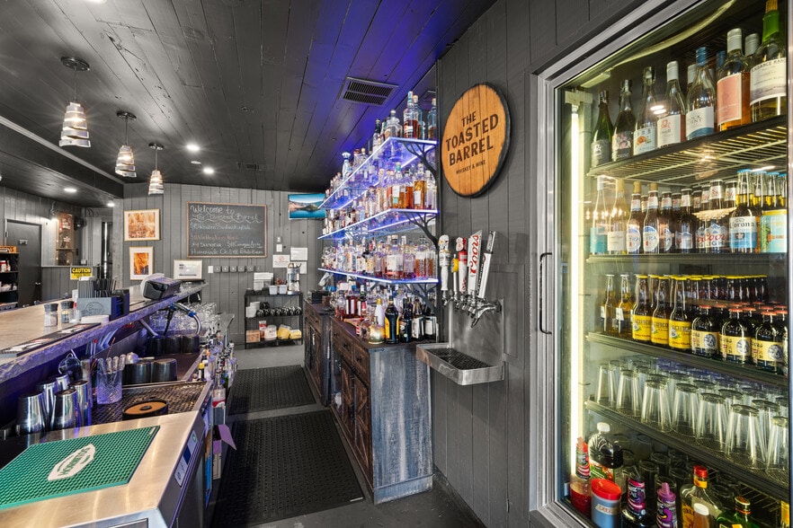 More Photos Of The Toasted Barrel, Grants Pass Restaurant For Sale