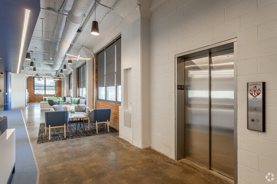 More Photos Of 1138 W 9th St, Cleveland Office For Lease