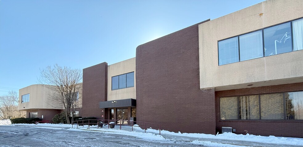 Primary Photo Of 1553 State Route 27, Somerset Medical For Sale