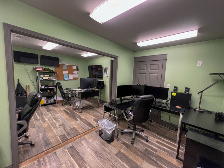 More Photos Of 39509 I-55 Service Rd, Ponchatoula Light Distribution For Lease