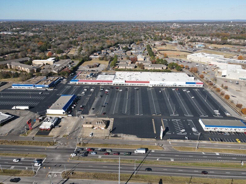 More Photos Of 2681 E South Blvd, Montgomery Unknown For Lease
