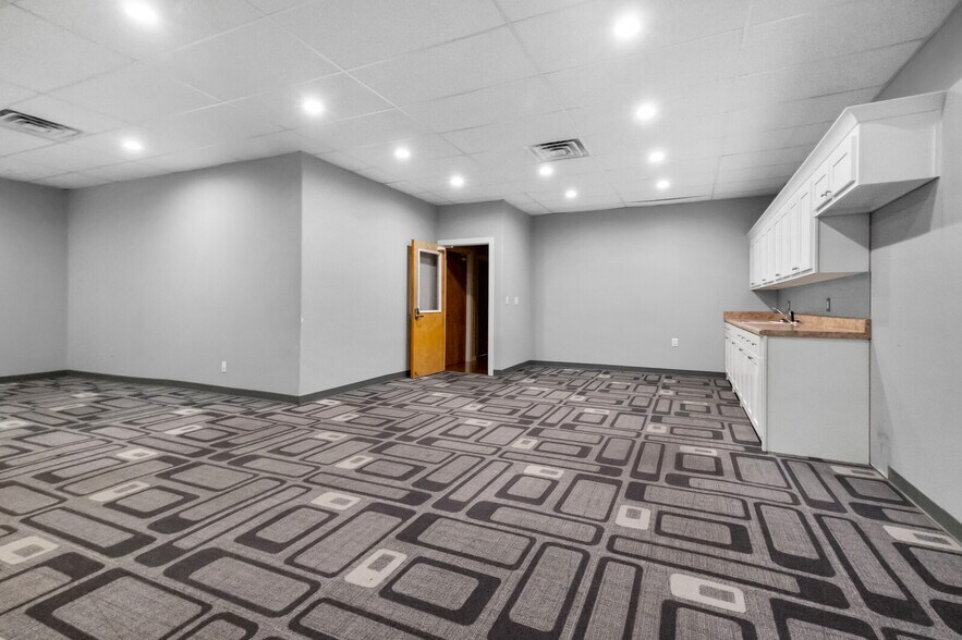 More Photos Of 814 E Cherokee Ave, Sallisaw Religious Facility For Sale