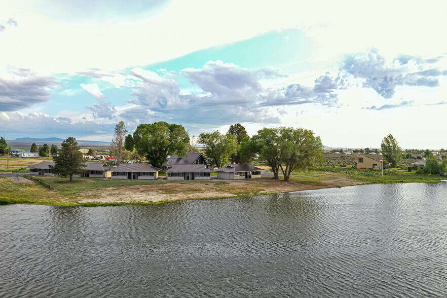 More Photos Of 87275 County Hwy 9-28, Christmas Valley Hotel For Sale