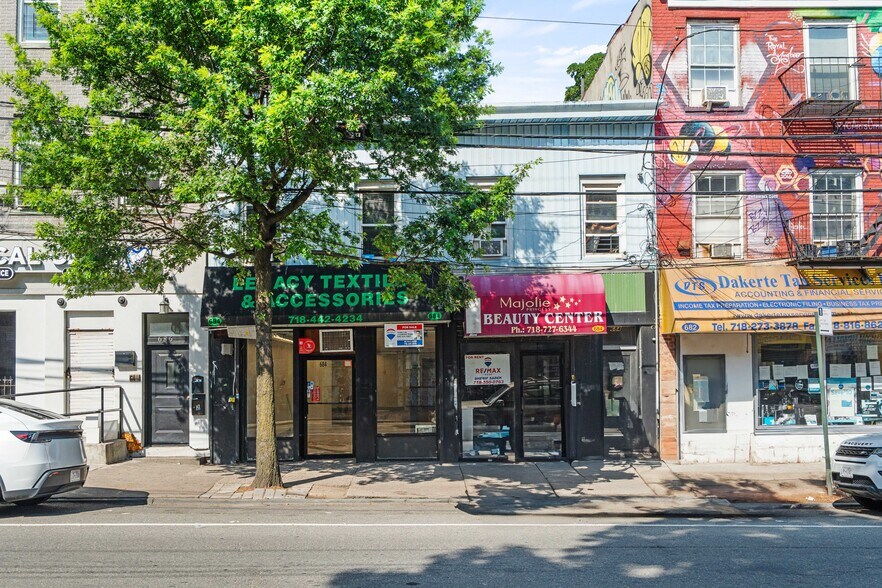 Primary Photo Of 684 Bay St, Staten Island Storefront Retail Residential For Sale
