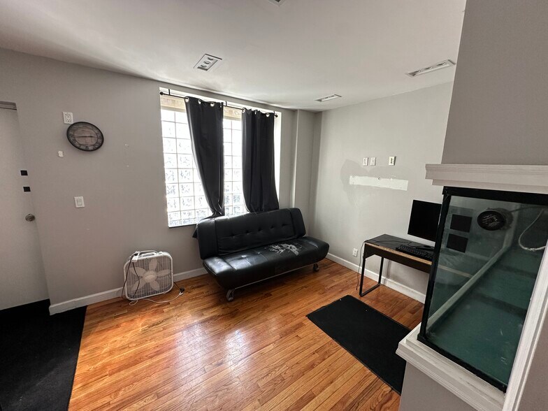 More Photos Of 7618 Rockaway Blvd, Woodhaven Storefront Retail Residential For Sale