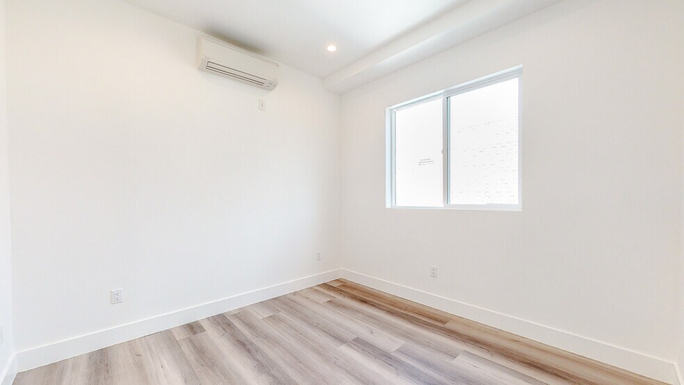 More Photos Of 525 N Normandie Ave, Los Angeles Apartments For Sale