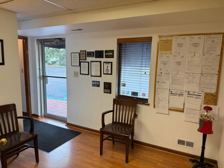 More Photos Of 2350 Scioto Harper Rd, Columbus Warehouse For Sale