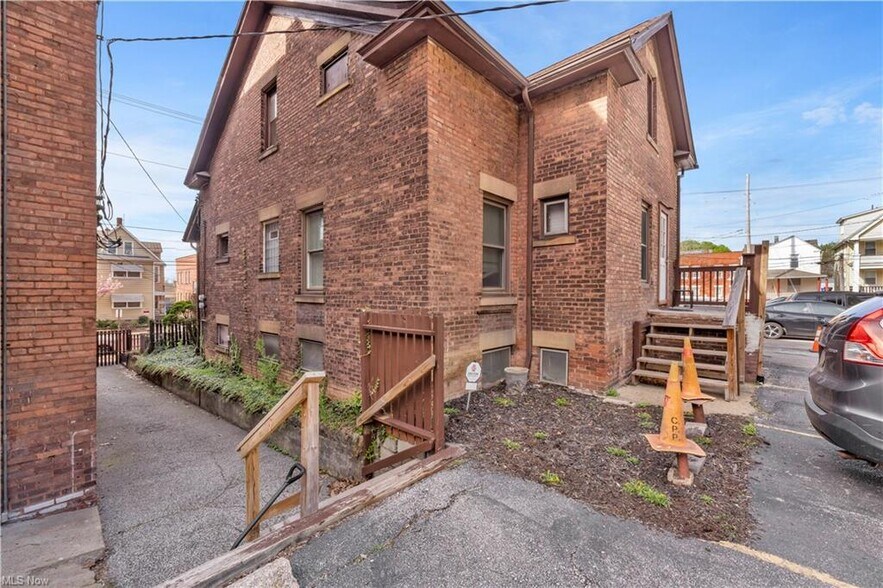 More Photos Of 2197 Murray Hill Rd, Cleveland Storefront Retail Residential For Sale