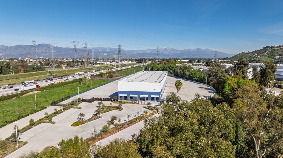 More Photos Of 3900 Baybar Rd, Pico Rivera Truck Terminal For Lease