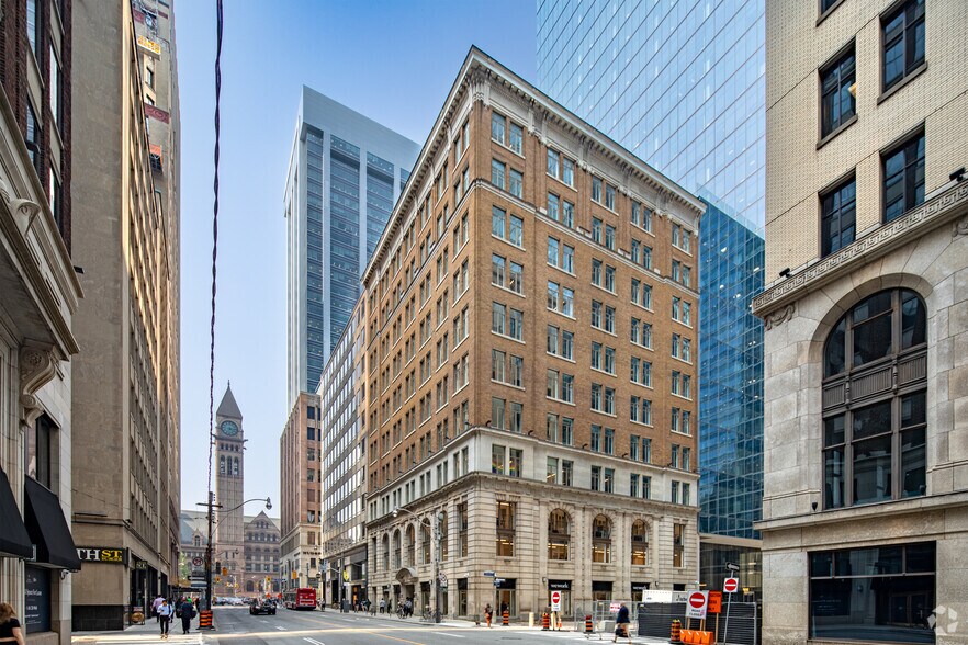 Primary Photo Of 357 Bay St, Toronto Coworking Space