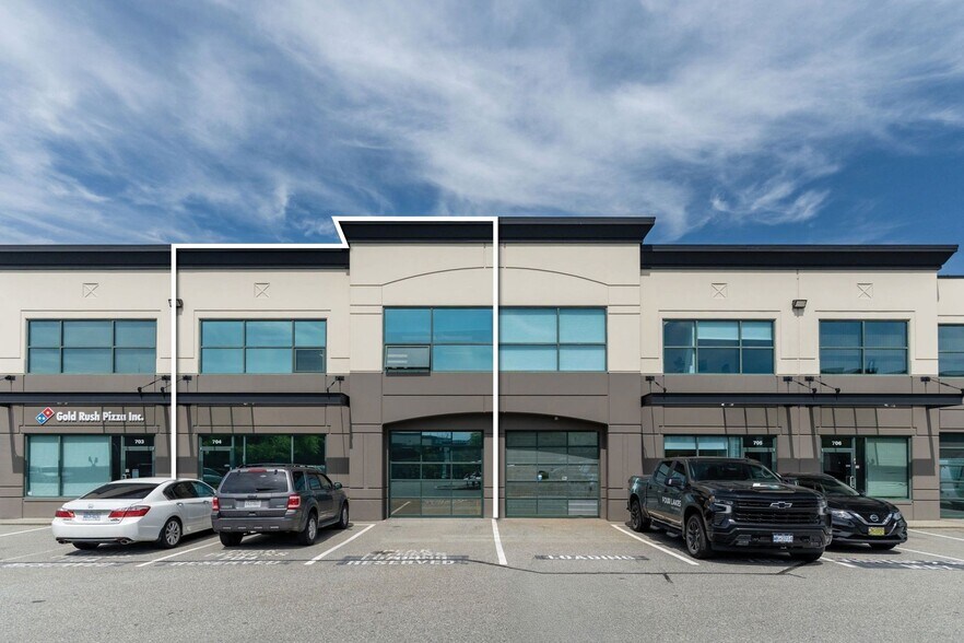 More Photos Of 2071 Kingsway Ave, Port Coquitlam Flex For Sale