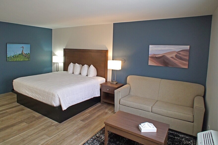 More Photos Of 1519 Grande Ave, Monte Vista Hotel For Sale