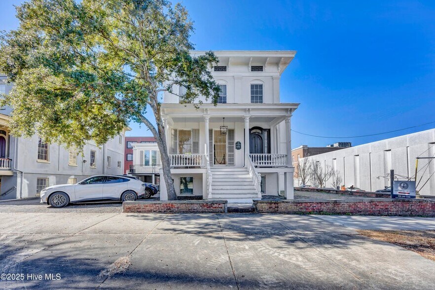 More Photos Of 19 N 5th Ave, Wilmington Office For Sale