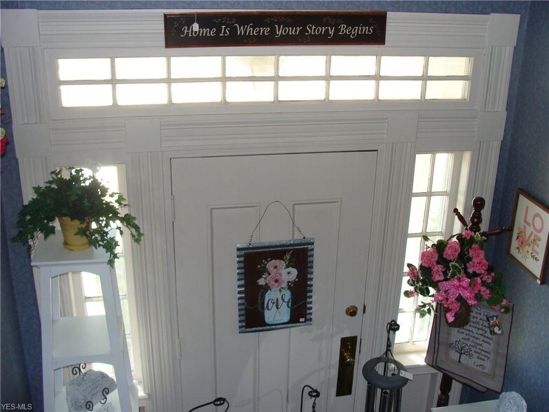 More Photos Of 890 E State St, Salem Flex For Sale