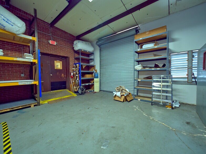 More Photos Of 1451 E Jefferson St, Brooksville Flex For Lease