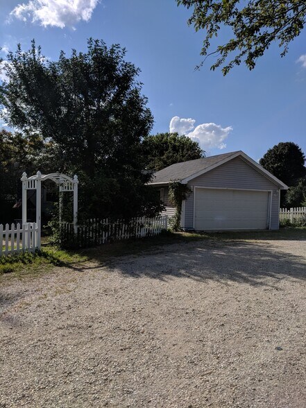 More Photos Of 21926 W Taylor Rd, Plainfield Industrial For Sale