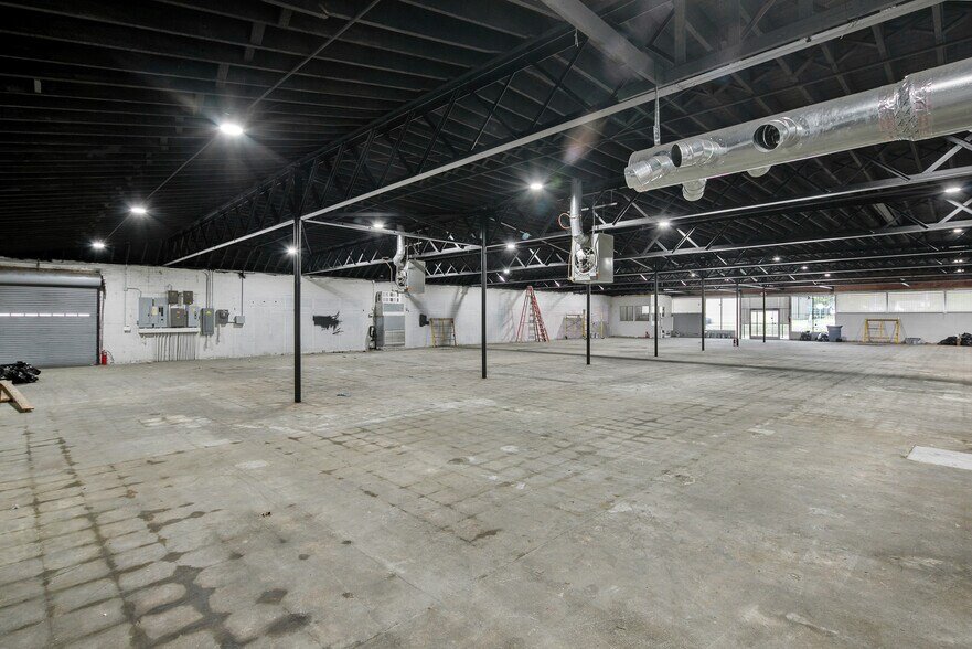 More Photos Of 301 Robeson St, Fayetteville Freestanding For Sale