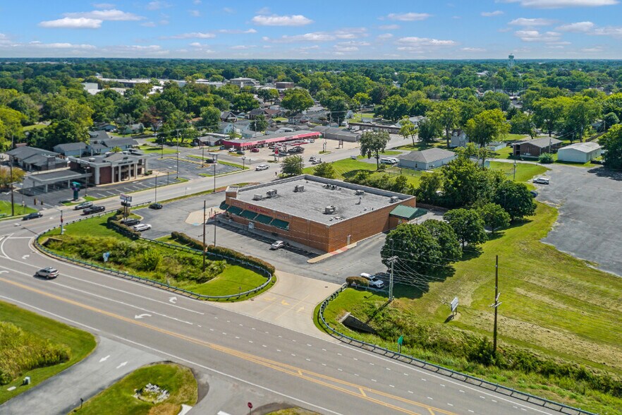 More Photos Of 110 Walnut St, Highland Drugstore For Sale