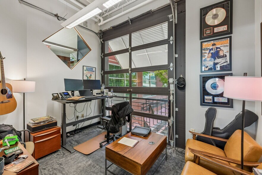More Photos Of 2300 Charlotte Ave, Nashville Office For Sale