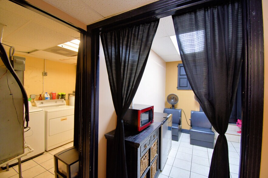 More Photos Of 128 E Orange Ave, Lake Wales General Retail For Sale