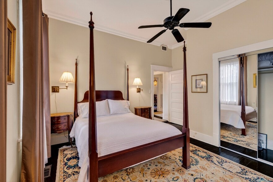 More Photos Of 107 E 35th St, Savannah Office For Sale