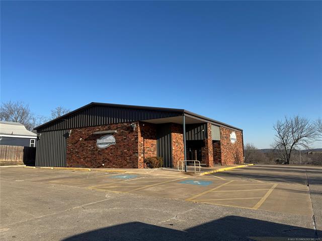 More Photos Of 1029 E Washington Ave, Mcalester Rehabilitation Center For Sale