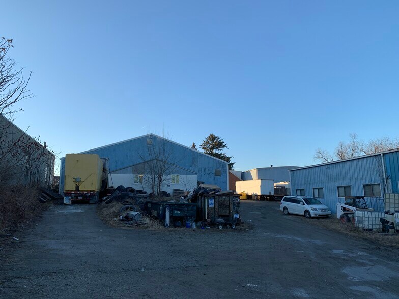 More Photos Of 2435 W Pike St, Houston Distribution For Sale