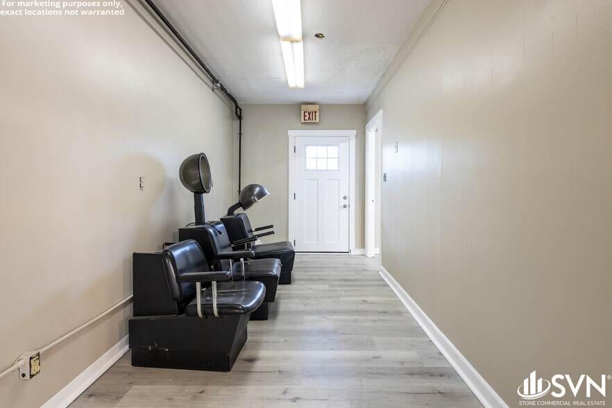 More Photos Of 1039 N Limestone, Lexington General Retail For Lease
