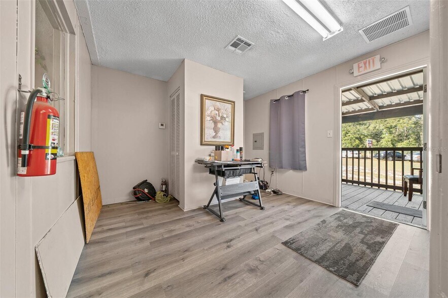 More Photos Of 4820 NE 35th St, Silver Springs Auto Dealership For Sale