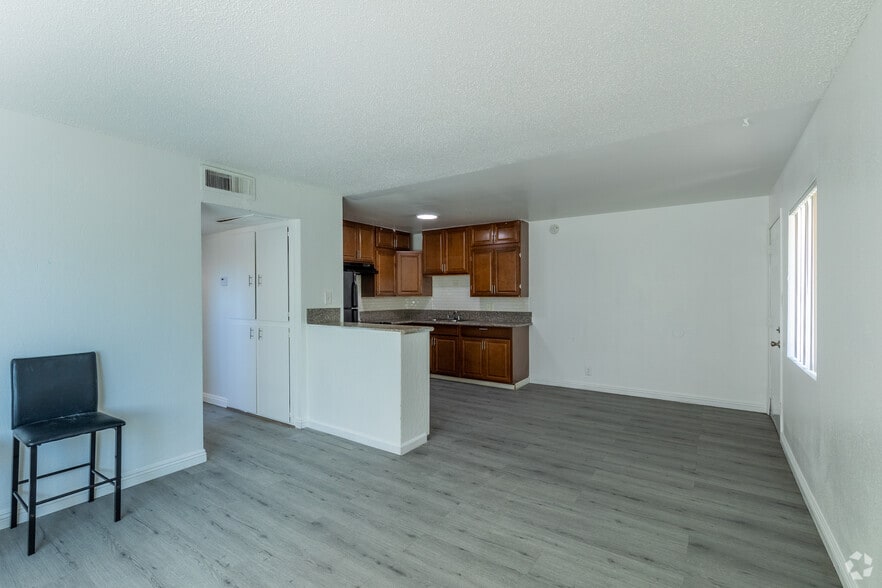 More Photos Of 730 Center St, Henderson Apartments For Sale