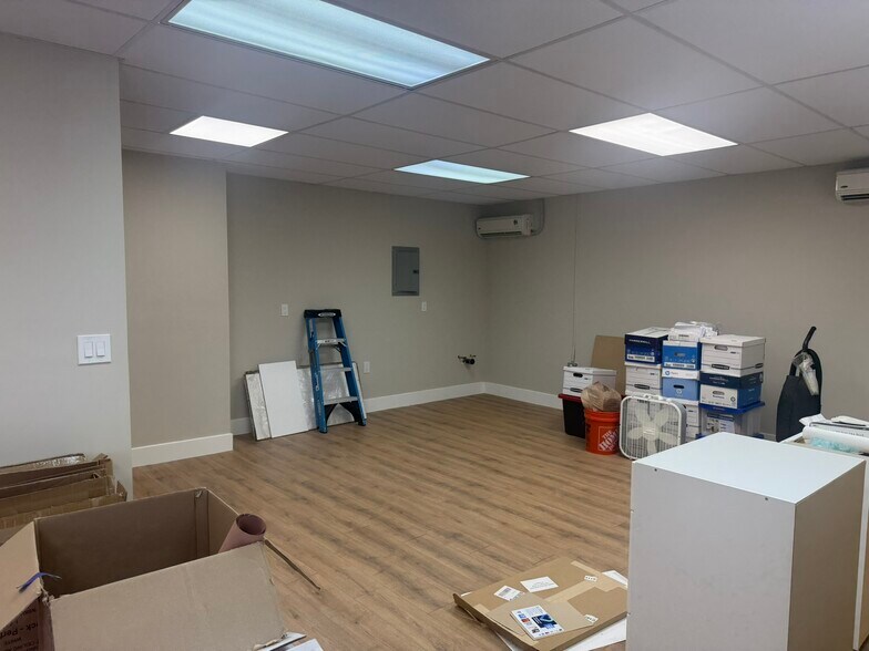 More Photos Of 817 S 1st Ave, Arcadia Storefront For Lease